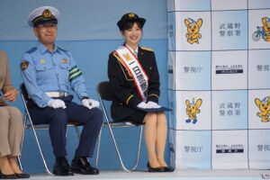 元AKB48 武藤十夢 一日警察署長として武蔵野市民やファンに交通事故防止を呼びかけ！