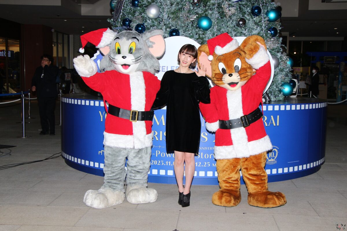 前田敦子 人生初の点灯式で魔法を披露。クリスマスプレゼントに欲しいものは？