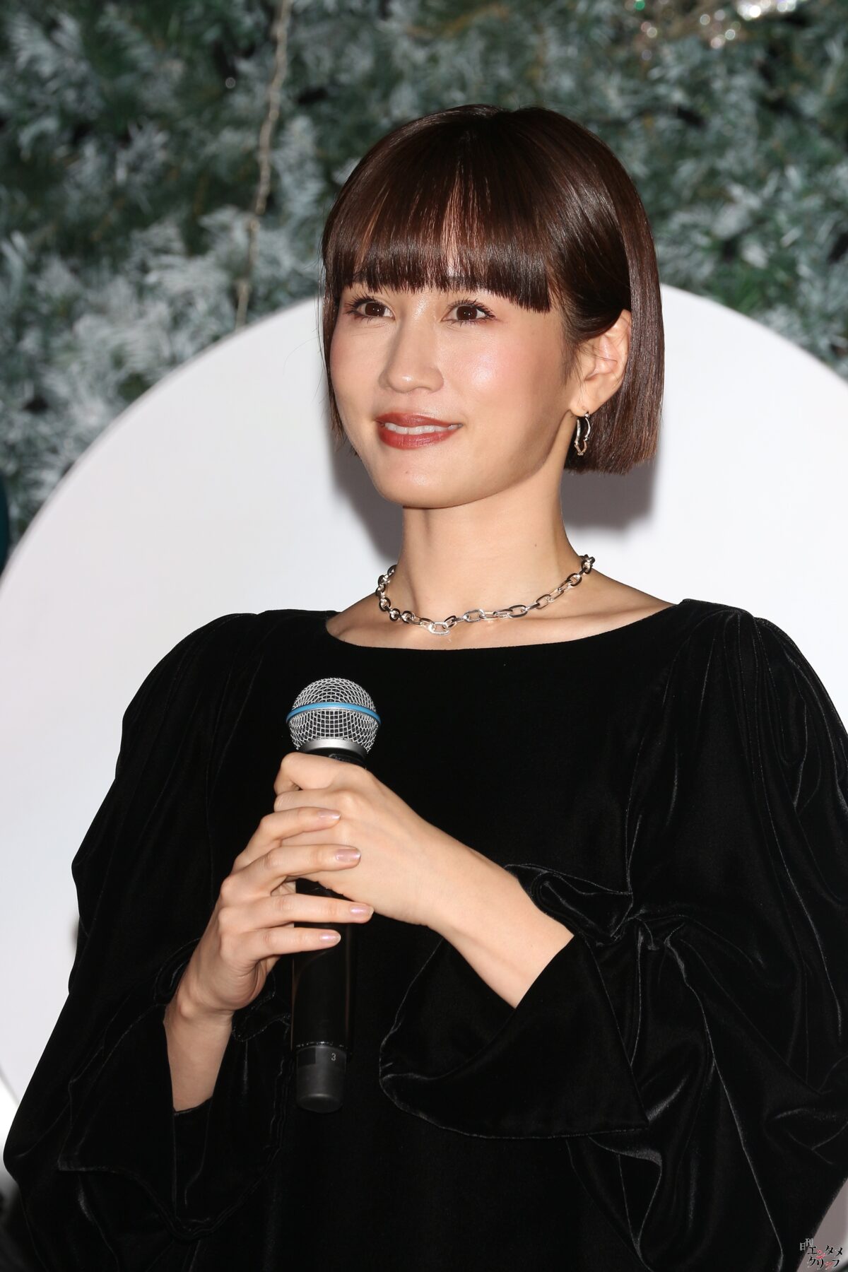 前田敦子 人生初の点灯式で魔法を披露。クリスマスプレゼントに欲しいものは？