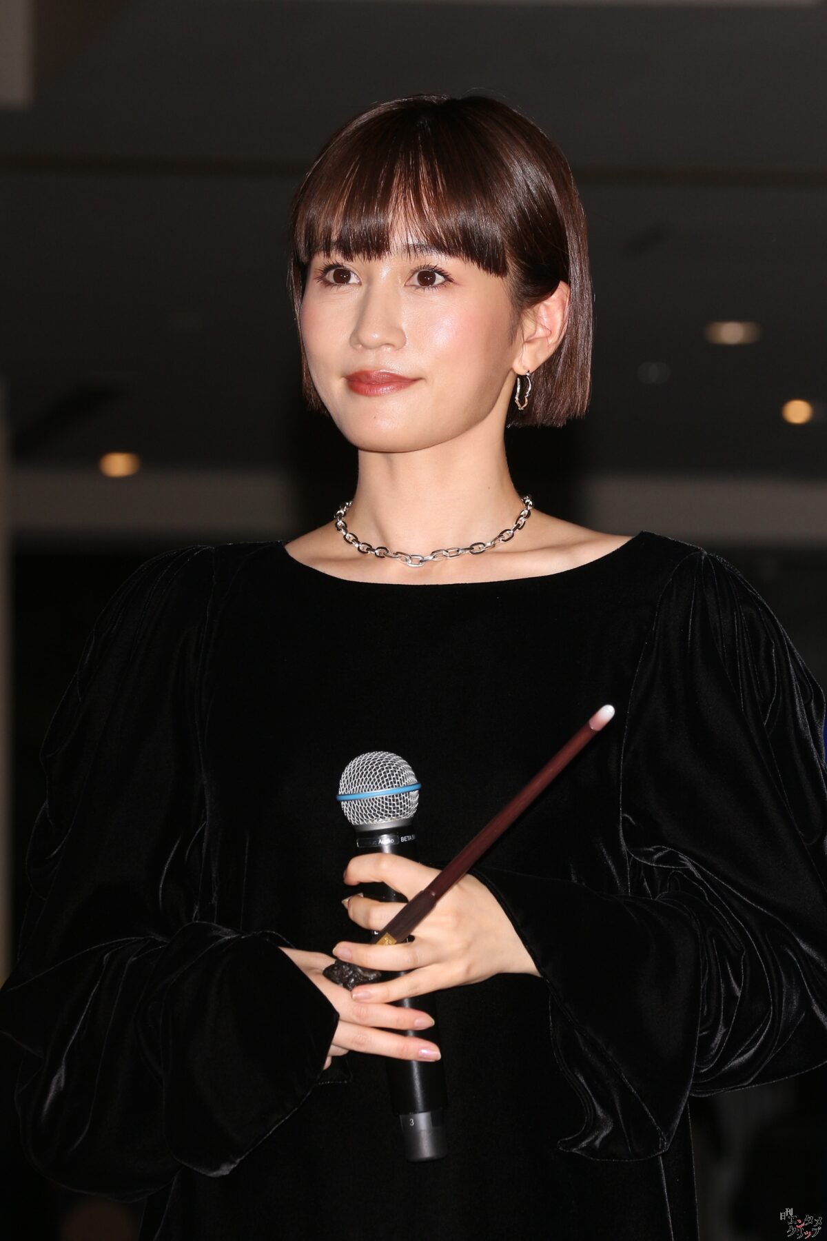 前田敦子 人生初の点灯式で魔法を披露。クリスマスプレゼントに欲しいものは？