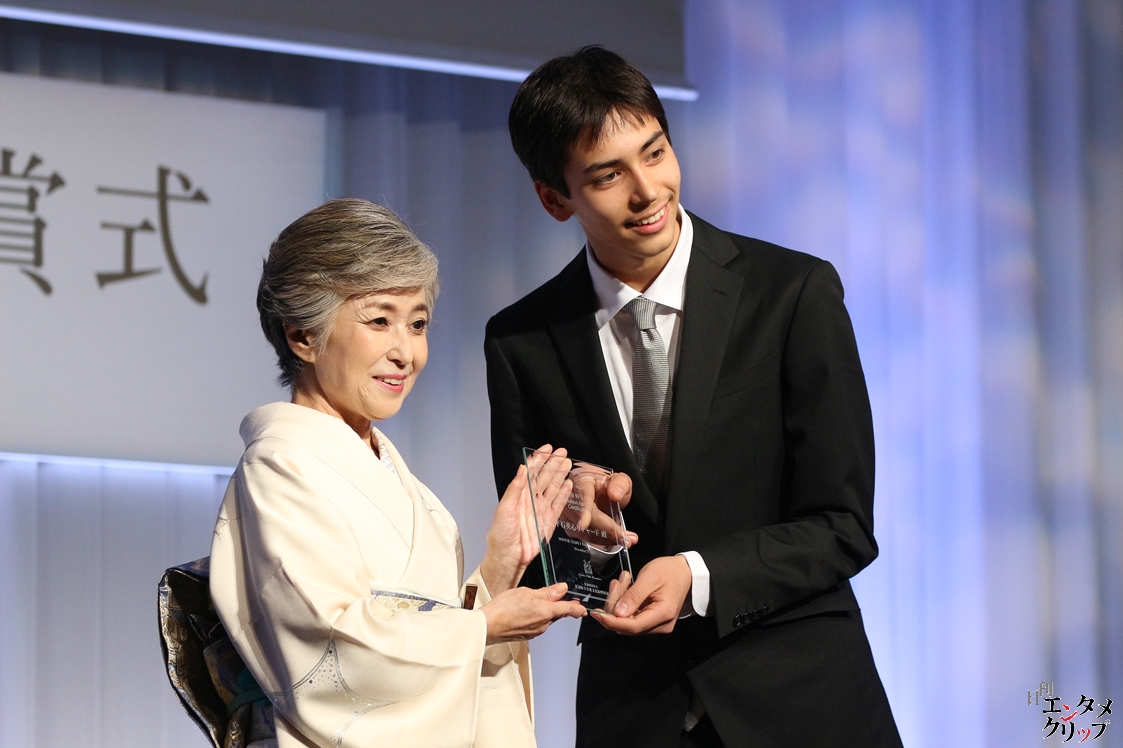 知念里奈 「第12回岩谷時子賞」奨励賞を授賞 市村正親にベテラン・実力者・パーフェクトと絶賛される