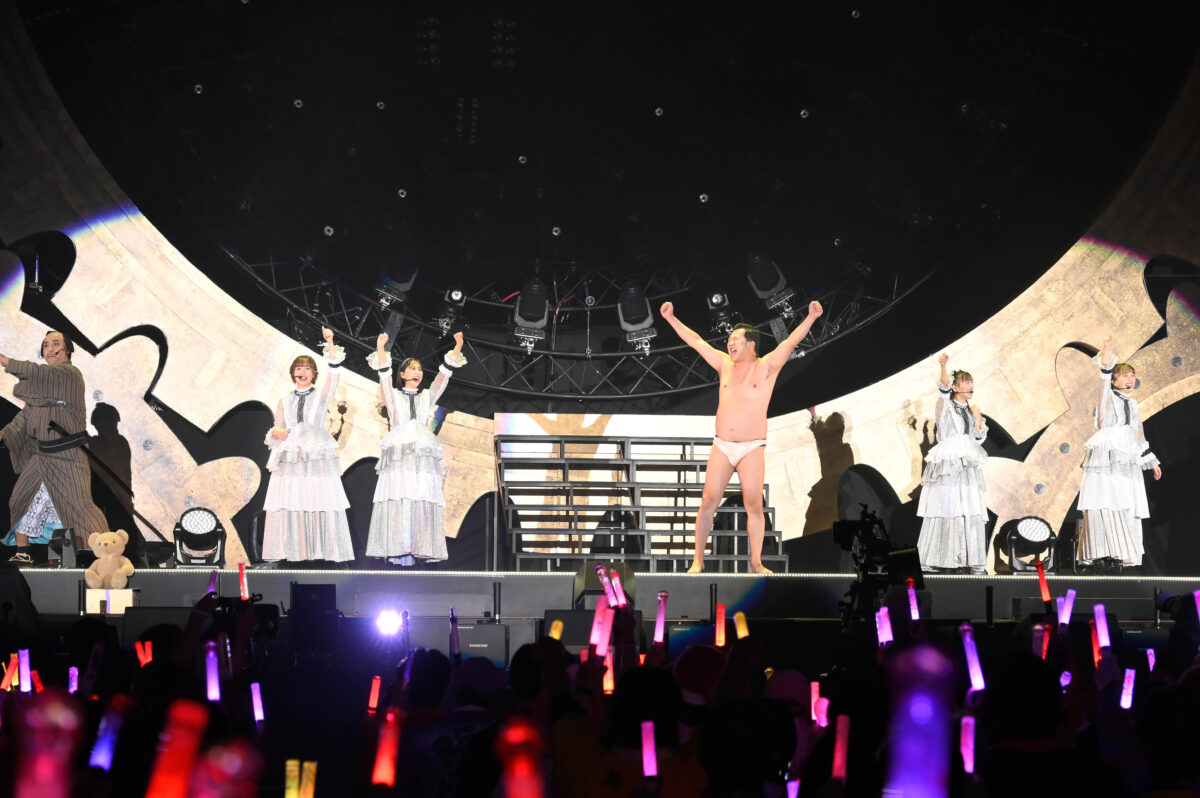 4年ぶりに声出し解禁！ももクロがゴスペル隊やバンドメンバー、モノノフと共に作り上げた「ももいろクリスマス」。2024年の新曲、ライブ、アルバム情報も続々解禁！