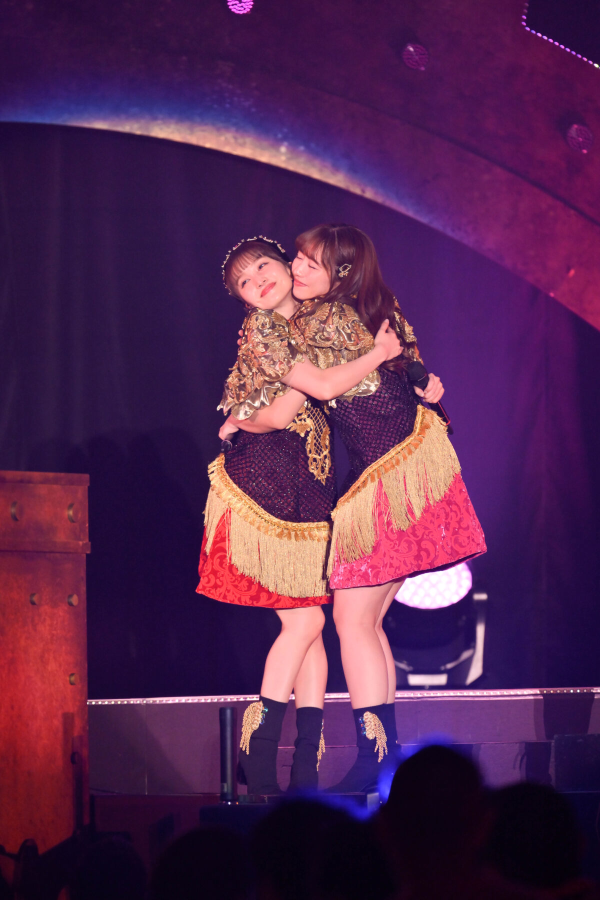 4年ぶりに声出し解禁！ももクロがゴスペル隊やバンドメンバー、モノノフと共に作り上げた「ももいろクリスマス」。2024年の新曲、ライブ、アルバム情報も続々解禁！