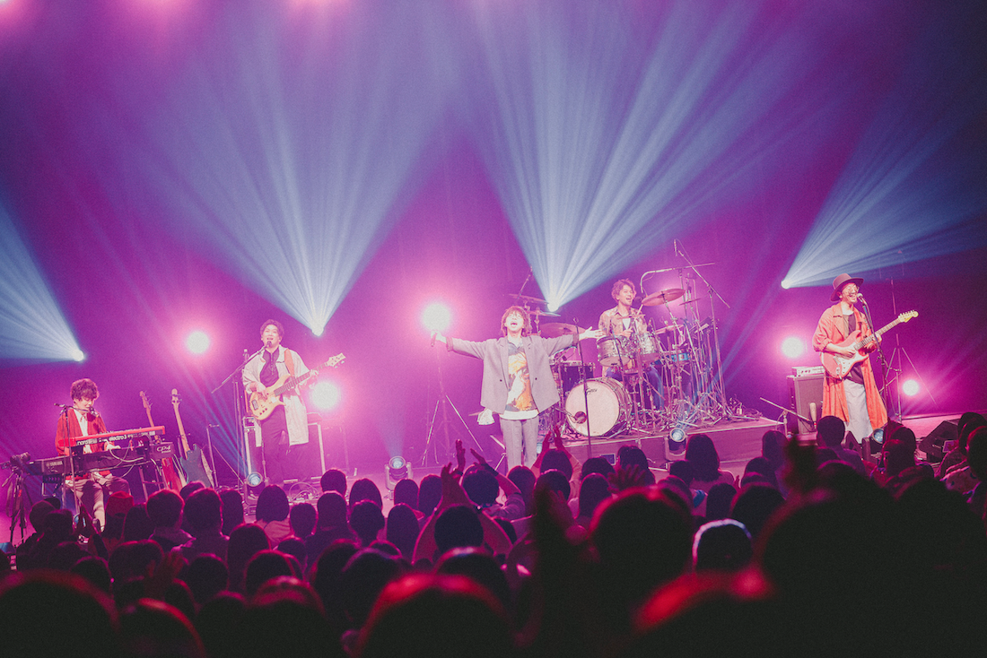 wacci、全国ホールツアー「wacci Hall Tour 2023~2024 -laugh mix-」ファイナル公演開催！