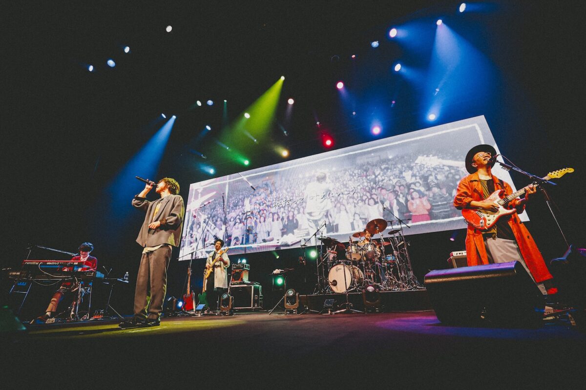 wacci、全国ホールツアー「wacci Hall Tour 2023~2024 -laugh mix-」ファイナル公演開催！