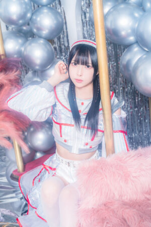 “自分らしく突き進む個性派ピアノコアアイドル” Mirror,Mirror (ミラーミラー) rock field (ロックフィールド) ✕ コロムビアより 2024 年 5 月 7 日に 2nd シングル『Brightness』(ブライトネス)がリリース