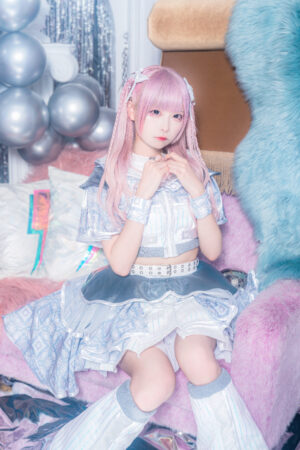 “自分らしく突き進む個性派ピアノコアアイドル” Mirror,Mirror (ミラーミラー) rock field (ロックフィールド) ✕ コロムビアより 2024 年 5 月 7 日に 2nd シングル『Brightness』(ブライトネス)がリリース