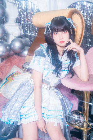 “自分らしく突き進む個性派ピアノコアアイドル” Mirror,Mirror (ミラーミラー) rock field (ロックフィールド) ✕ コロムビアより 2024 年 5 月 7 日に 2nd シングル『Brightness』(ブライトネス)がリリース