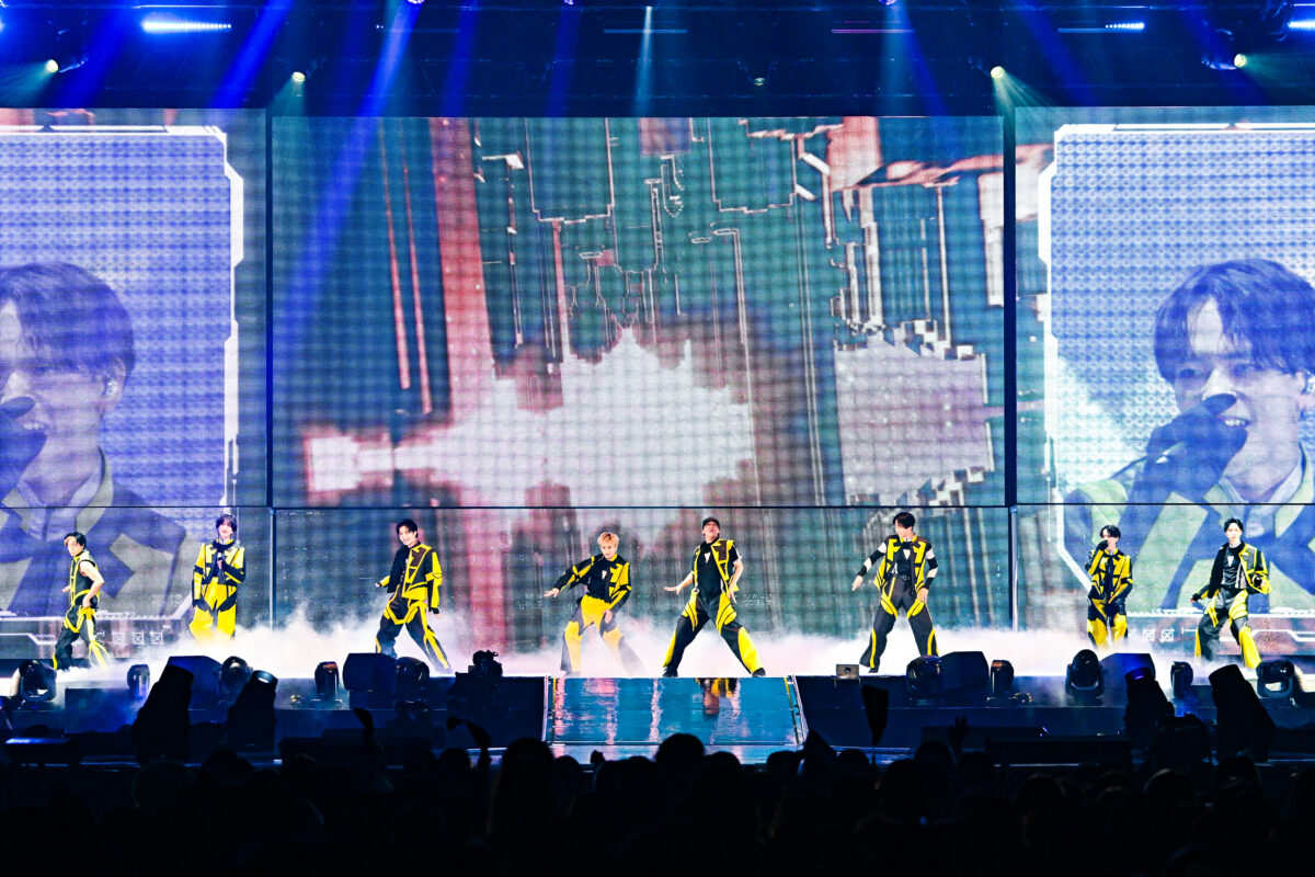 FANTASTICS 初となる全国アリーナツアーの初日公演を開催！ K-POPアーティストEPEXとのコラボ曲「Peppermint Yum」のFANTASTICSバージョンも初披露！