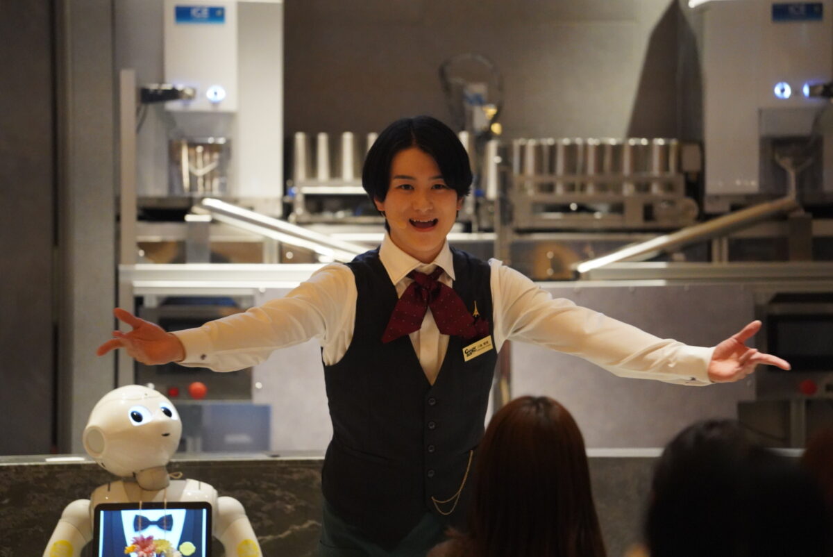 「Candy Boy」とおよそ20台の人型ロボット「Pepper」とのバレンタインの夜を彩る特別コラボレーション公演開催！