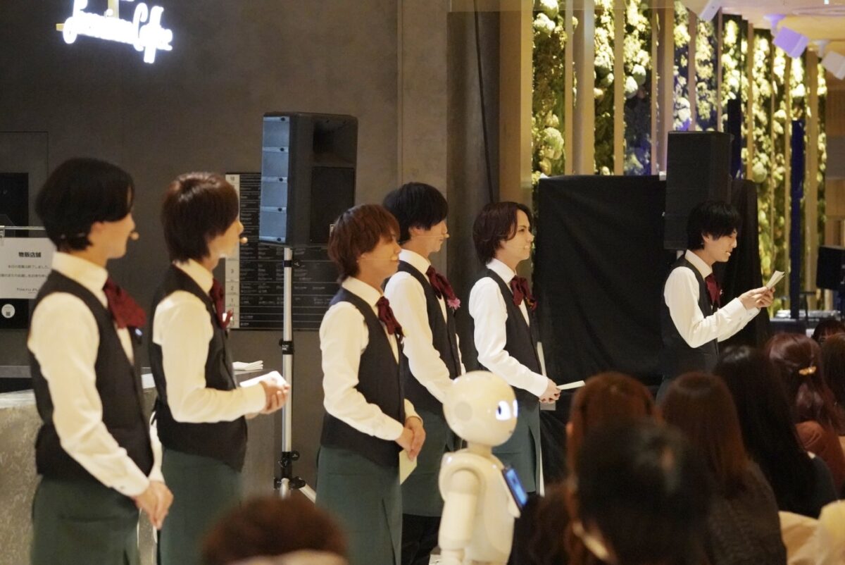 「Candy Boy」とおよそ20台の人型ロボット「Pepper」とのバレンタインの夜を彩る特別コラボレーション公演開催！