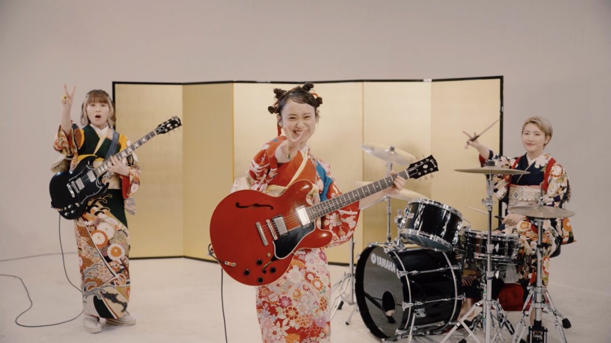 サバシスター、ALタイトル曲「覚悟を決めろ!」のMVがプレミア公開! 1 サバシスター、ALタイトル曲「覚悟を決めろ!」のMVがプレミア公開!