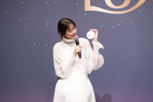 貴島明日香と横澤夏子 初共演登壇！ 憧れの韓国アイドルヘア！ 予想外ヘアでご機嫌に！？