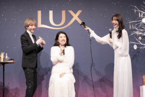 貴島明日香と横澤夏子 初共演登壇！ 憧れの韓国アイドルヘア！ 予想外ヘアでご機嫌に！？