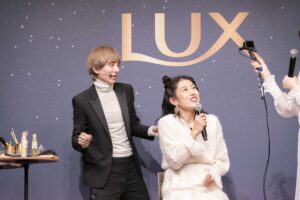 貴島明日香と横澤夏子 初共演登壇！ 憧れの韓国アイドルヘア！ 予想外ヘアでご機嫌に！？
