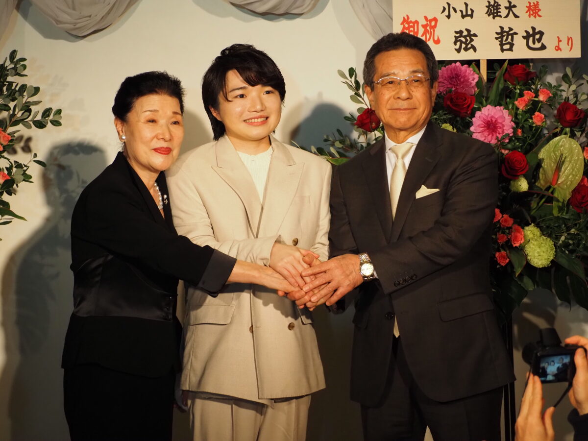全国民の孫、北の大地から現れた“マジックボイス“「小山雄大」お披露目会を開催!デビュー曲「道南恋しや」を初披露! 4 全国民の孫、北の大地から現れた“マジックボイス“「小山雄大」お披露目会を開催!デビュー曲「道南恋しや」を初披露!