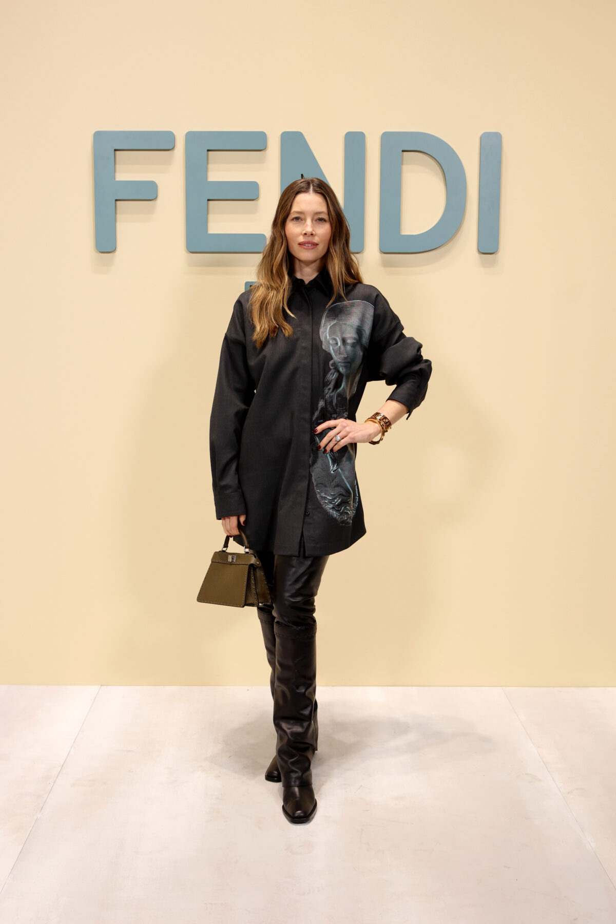 レア物！定価16万 炊ける フェンディ FENDI コート