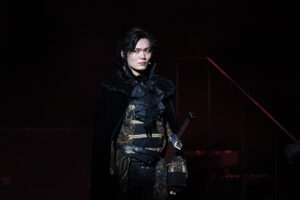 矢部昌暉が主演の舞台「蒼穹の王」が開幕！ 主義主張がぶつかり合う戦場で最後まで生き残るのは果たして誰なのか？