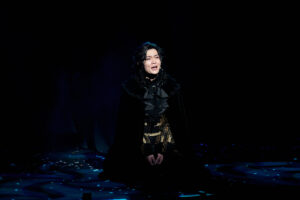 矢部昌暉が主演の舞台「蒼穹の王」が開幕！ 主義主張がぶつかり合う戦場で最後まで生き残るのは果たして誰なのか？