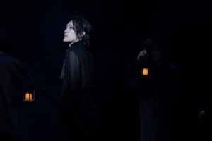 矢部昌暉が主演の舞台「蒼穹の王」が開幕！ 主義主張がぶつかり合う戦場で最後まで生き残るのは果たして誰なのか？