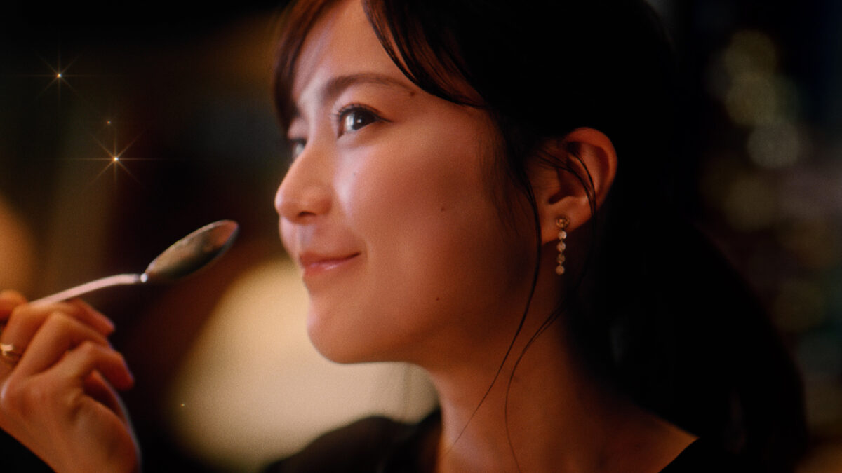 生田絵梨花 プレミアムなドレスで登場！ 心からの『は～っ』っていう表情を見て！ 年始にロンドン1人旅も！