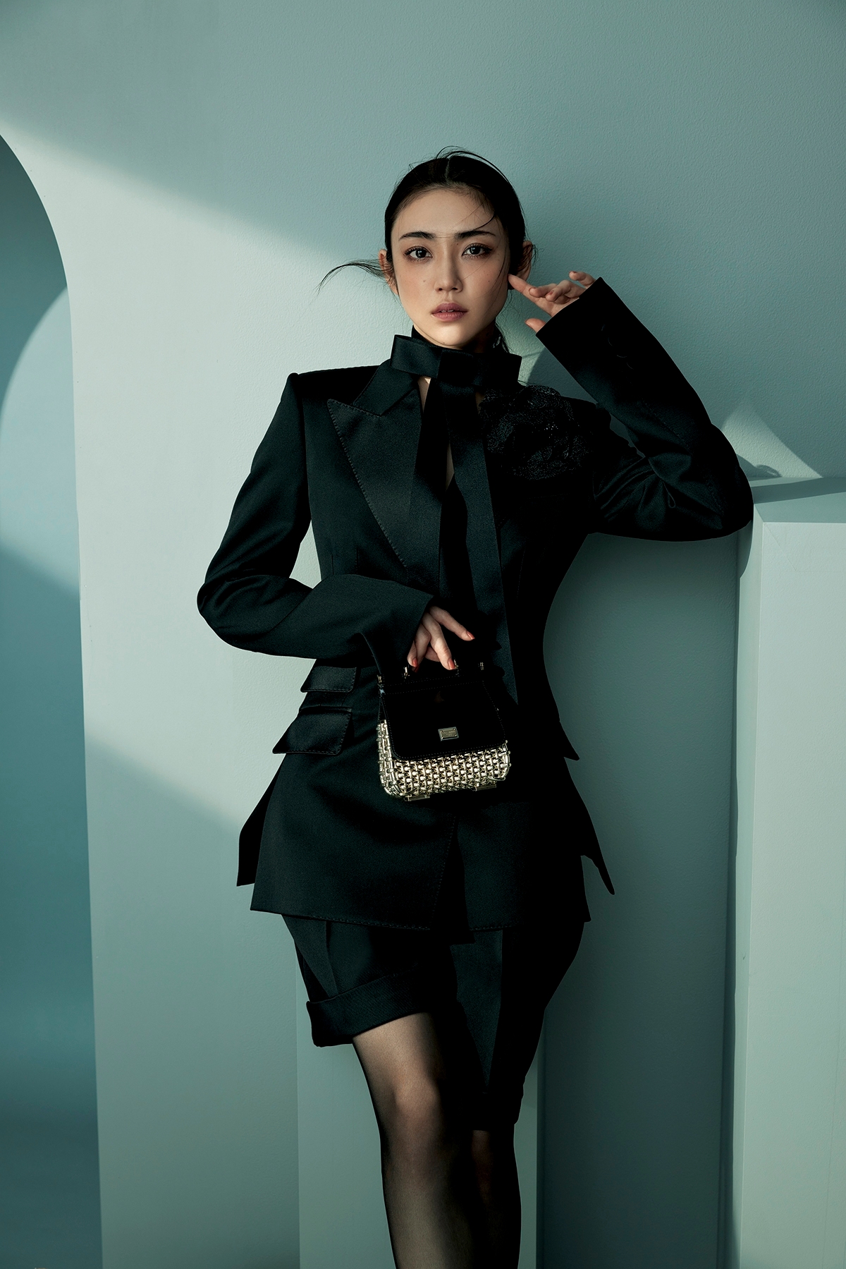 山谷花純が雑誌『25ans(ヴァンサンカン)』に登場!『前髪ありの可愛さと大人っぽさが共存』『クールビューティーで格好良い』とファンが歓喜! 2 山谷花純が雑誌『25ans(ヴァンサンカン)』に登場!『前髪ありの可愛さと大人っぽさが共存』『クールビューティーで格好良い』とファンが歓喜!