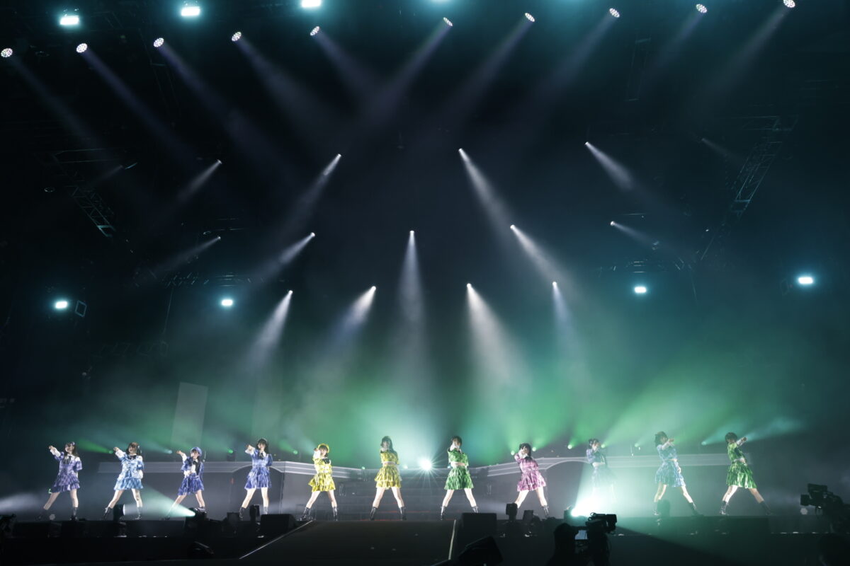 ≠ME（ノットイコールミー） 結成5周年コンサートで集大成 昼・夜2公演で1万6000人が祝福！ 3月20日発売の1stアルバム「Springtime In You」よりリード曲「ラストチャンス、ラストダンス」をコンサート初披露！ 4月からメンバーの出身地を凱旋する全国ツアー開催をサプライズ発表 ツアーファイナルは7月15日横浜アリーナ！