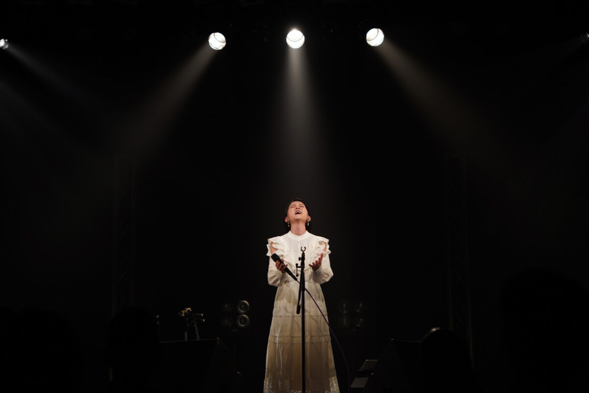 石垣優、やなわらばーを結成した母校でワンマンライブを開催！