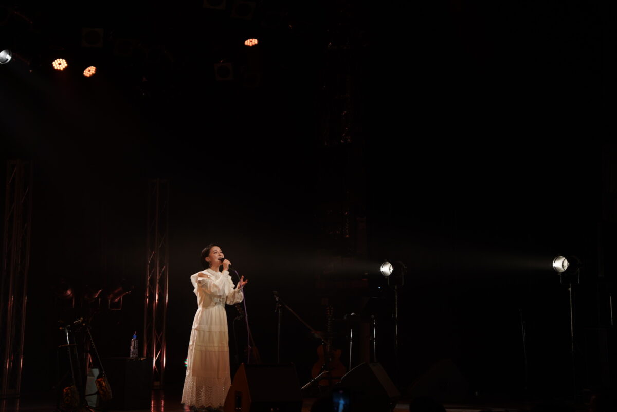 石垣優、やなわらばーを結成した母校でワンマンライブを開催！