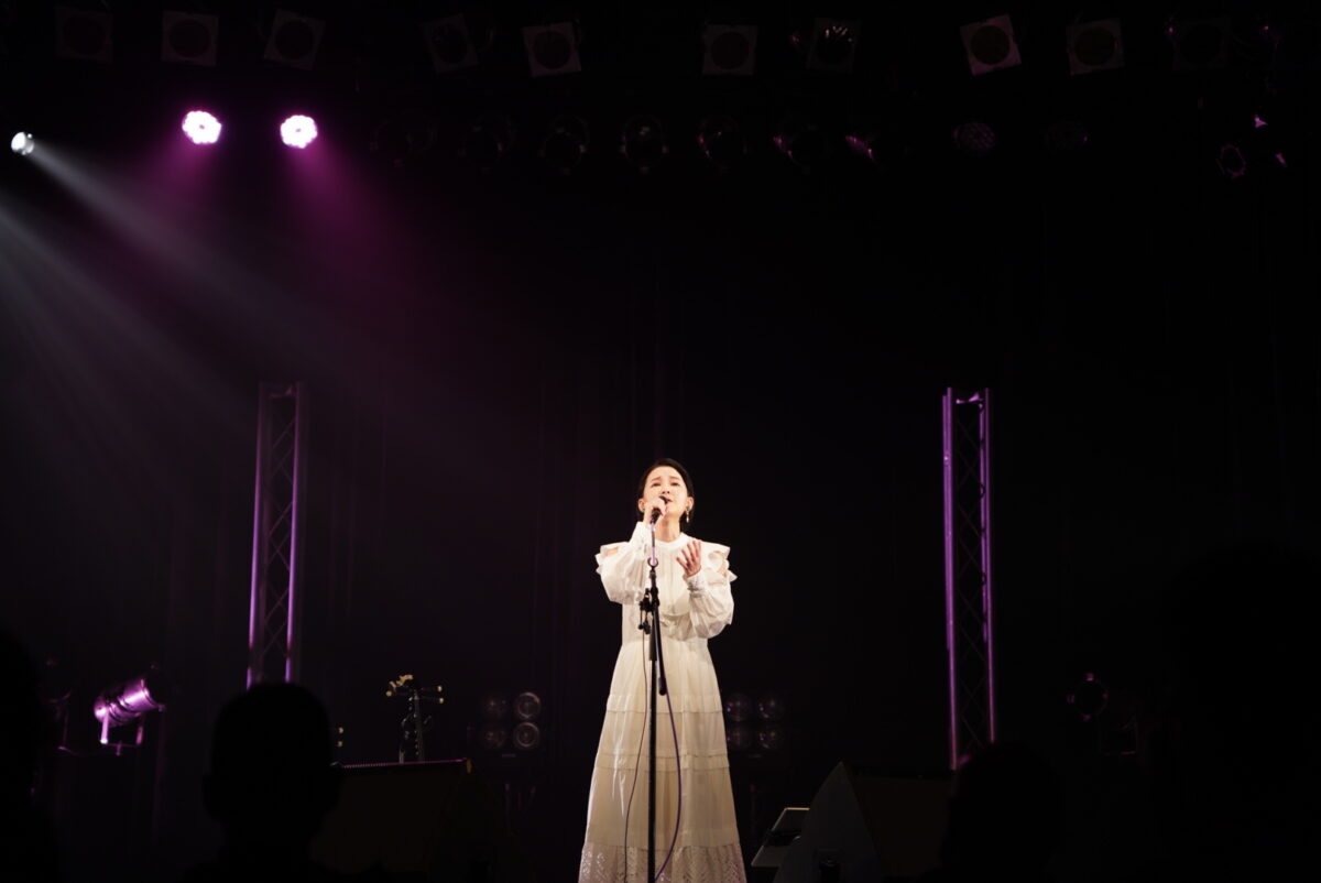 石垣優、やなわらばーを結成した母校でワンマンライブを開催！