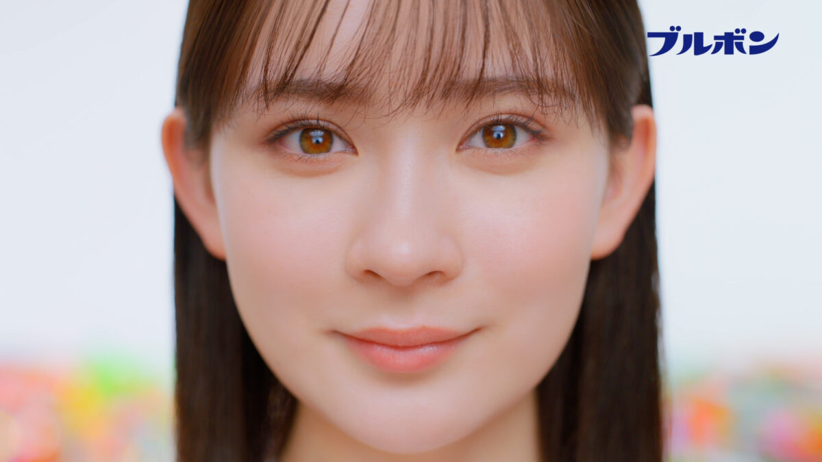約6,000本のプチに埋もれながら！？出川哲朗と2024年大注目の女優・畑芽育が驚きのセットでCM初共演！撮影したメイキング＆インタビュー映像も必見！