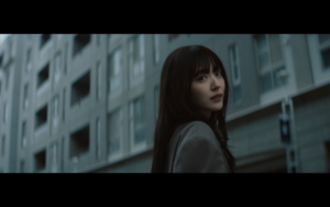 鈴木愛理、プロデューサー/トラックメーカーに☆Taku Takahashi(m-flo)、ラッパーに空音を迎えた「恋におちたら」カバー、本日配信リリース＆MV公開！！