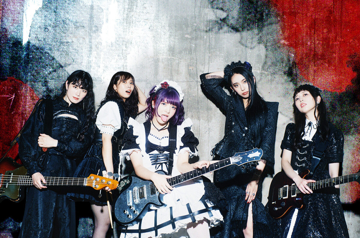 BAND-MAID、横浜アリーナを沸かしたバトルを堪能できる「HATE?」お給仕映像をYouTubeで初公開！