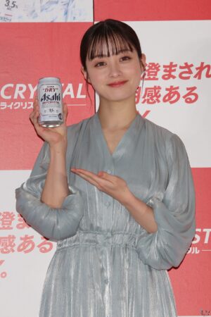 橋本環奈が初のビールCM！“日本中のビール好きの皆さんとドライクリスタルで乾杯したい！”