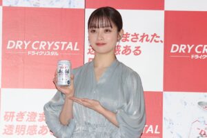 橋本環奈が初のビールCM！“日本中のビール好きの皆さんとドライクリスタルで乾杯したい！”