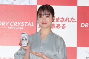橋本環奈が初のビールCM！“日本中のビール好きの皆さんとドライクリスタルで乾杯したい！”