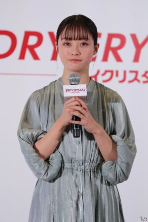 橋本環奈が初のビールCM！“日本中のビール好きの皆さんとドライクリスタルで乾杯したい！”