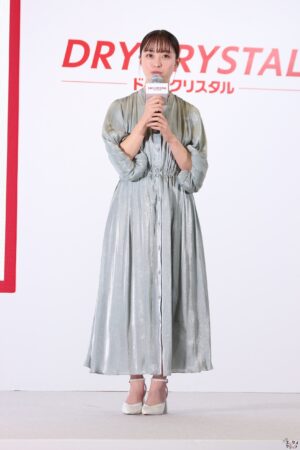 橋本環奈が初のビールCM！“日本中のビール好きの皆さんとドライクリスタルで乾杯したい！”