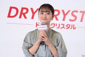 橋本環奈が初のビールCM！“日本中のビール好きの皆さんとドライクリスタルで乾杯したい！”