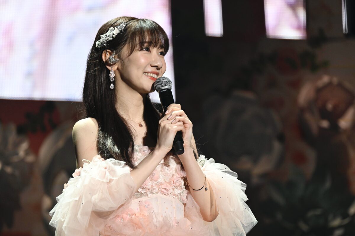 “最年長レジェンドアイドル”柏木由紀、17年の軌跡を胸に―感動の卒業ステージ！“AKB48は人生そのもの。私は世界で一番幸せ者です！” OGメンバーも大集結！