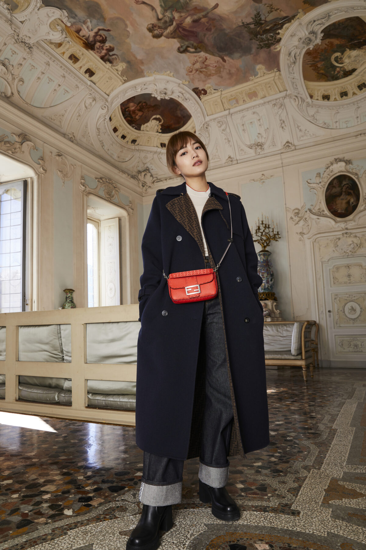 川口春奈がフェンディの最新ルックとともにイタリアで過ごす特別な1日