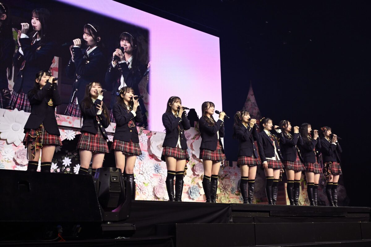 AKB48 17期研究生10名全員が正規メンバーに昇格！全国5都市をまわる昇格記念ライブツアーも開催決定！ AKB48劇場の大規模リニューアル工事＆工事期間中の全国出張公演開催をサプライズで発表！