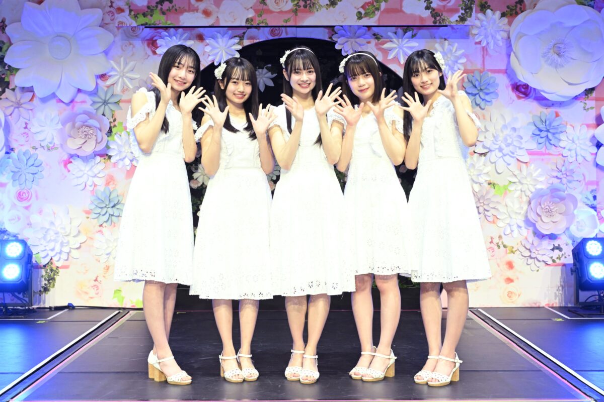 AKB48 17期研究生10名全員が正規メンバーに昇格！全国5都市をまわる昇格記念ライブツアーも開催決定！ AKB48劇場の大規模リニューアル工事＆工事期間中の全国出張公演開催をサプライズで発表！