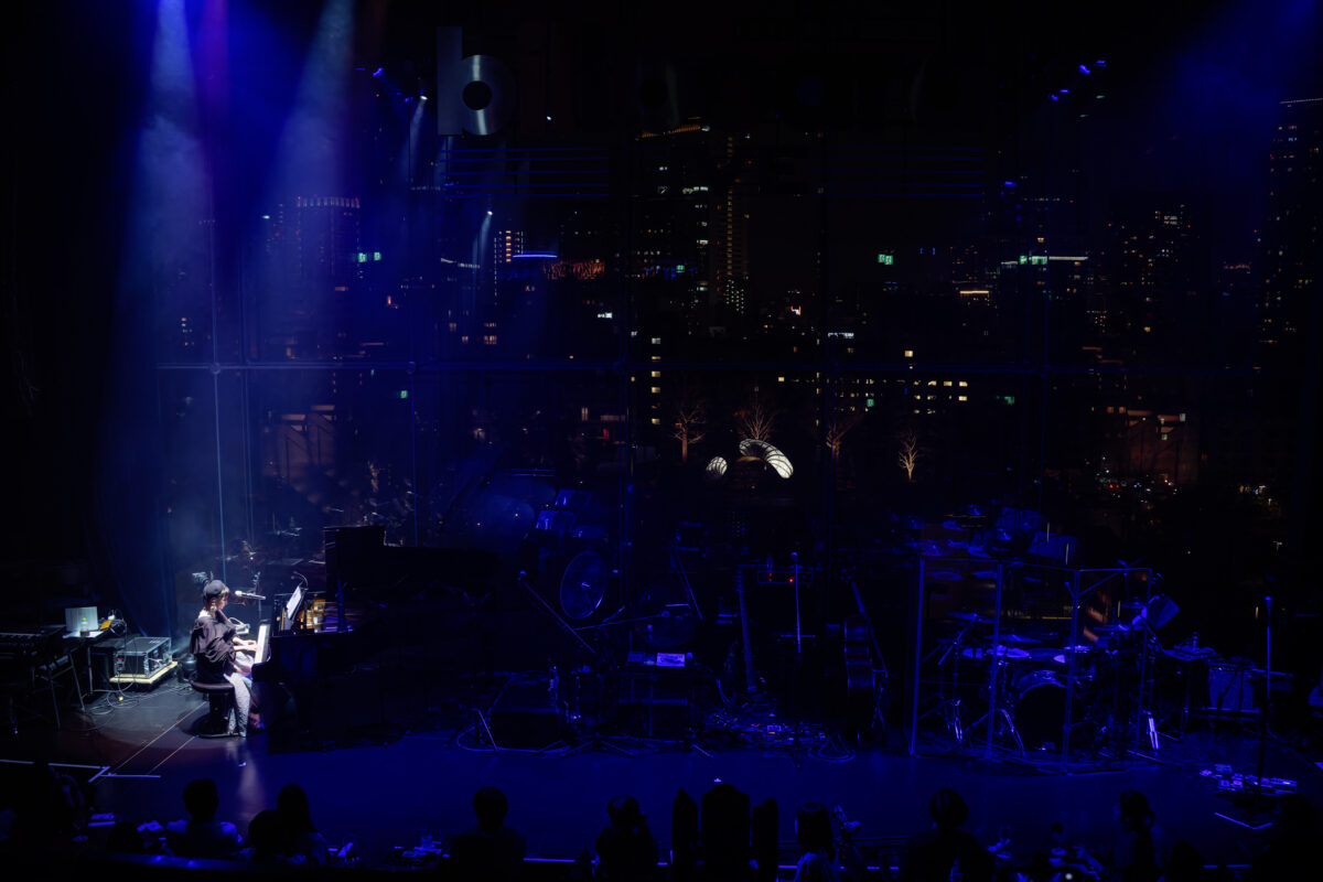 大塚 愛の新たなライブスタイル「AIO BRASSIC（アイオ・ブラシック）」がビルボードライブ東京で開催！