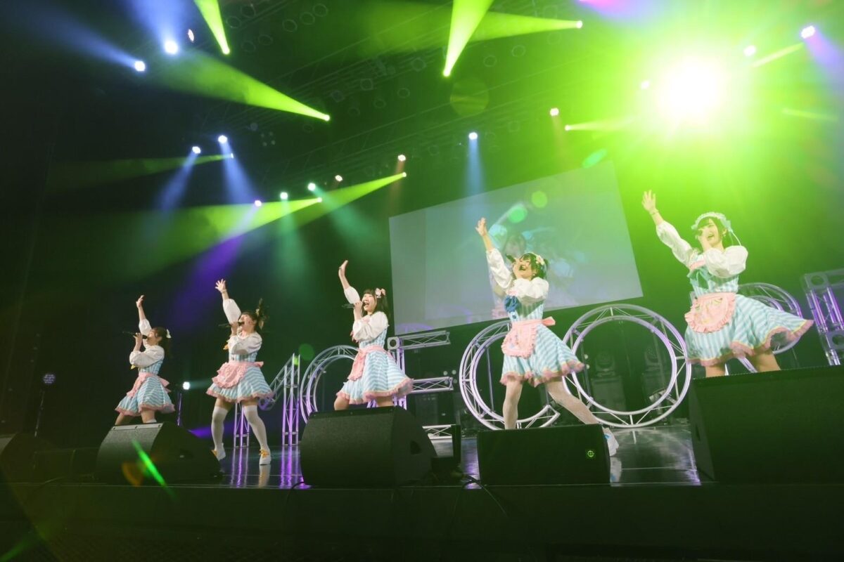 「私たちは、まだまだ叶えたい夢がたくさんあります。まだ夢の続きだと思っています」。燃えこれ学園がZepp Diver City(TOKYO)の場で誓った武道館への道。