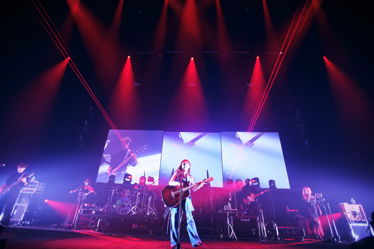 山本彩 ＜ロック・ダンス・ポップ＞ 光の三原色“RGB”のように無限の表現力を魅せた「Sayaka Yamamoto Hall Tour 2024 -RGB-」のNHKホール公演をレポート！