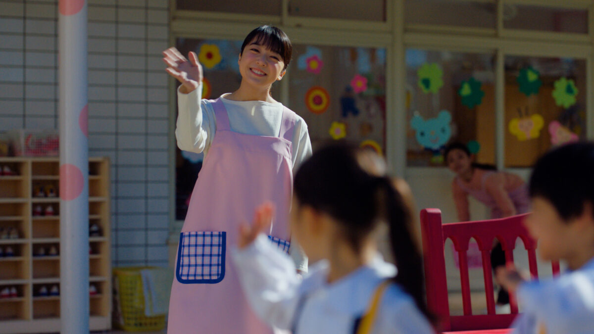 上白石萌音が保育園の先生に。 「おゆうぎ会のハンドベル」に子どもと一緒に挑戦! 不二家ミルキー新CM 『初めてのおゆうぎ会』篇 『ミルキーはそのまんま』篇 2024年4月2日(火)より全国で放送開始 13 上白石萌音が保育園の先生に。 「おゆうぎ会のハンドベル」に子どもと一緒に挑戦! 不二家ミルキー新CM 『初めてのおゆうぎ会』篇 『ミルキーはそのまんま』篇 2024年4月2日(火)より全国で放送開始