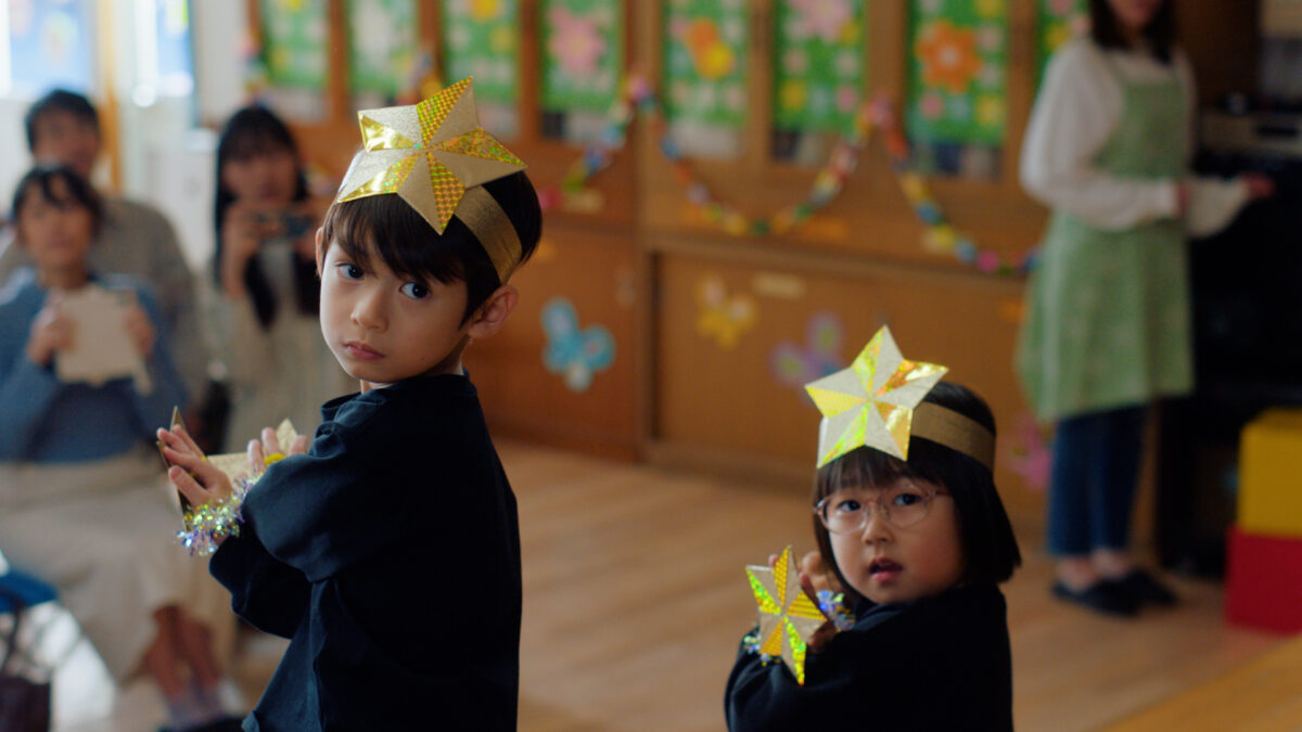 上白石萌音が保育園の先生に。 「おゆうぎ会のハンドベル」に子どもと一緒に挑戦! 不二家ミルキー新CM 『初めてのおゆうぎ会』篇 『ミルキーはそのまんま』篇 2024年4月2日(火)より全国で放送開始 7 上白石萌音が保育園の先生に。 「おゆうぎ会のハンドベル」に子どもと一緒に挑戦! 不二家ミルキー新CM 『初めてのおゆうぎ会』篇 『ミルキーはそのまんま』篇 2024年4月2日(火)より全国で放送開始