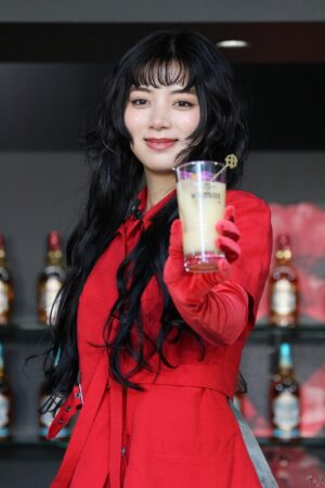 池田エライザ ライブ仕様の長い髪で登場！ 28歳抱負は「変化を恐れないということ」 誕生日プレゼントに欲しいものは？