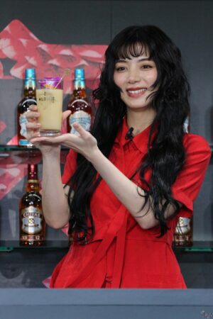 池田エライザ ライブ仕様の長い髪で登場！ 28歳抱負は「変化を恐れないということ」 誕生日プレゼントに欲しいものは？